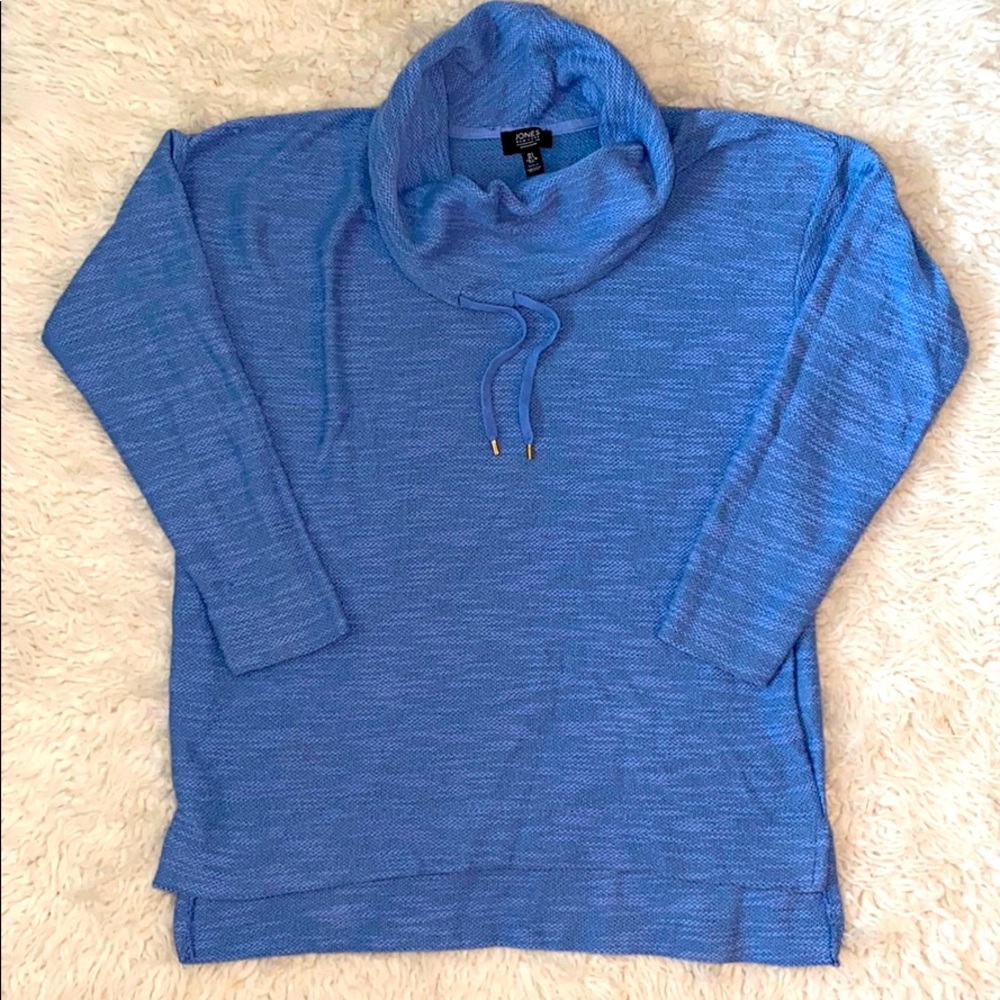 Woman’s pullover